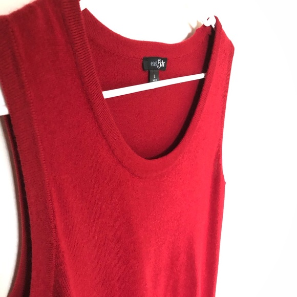 3/$10 East 5th Red Scoop Neck Tank Top Size Large - Picture 4 of 7